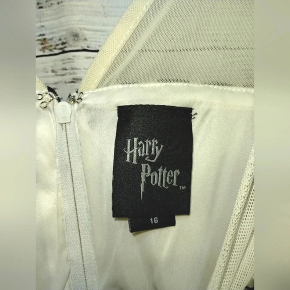 Harry Potter Lace Black Ivory Ruffle Gown size 16 Deathly Hollows Formal - Picture 3 of 8